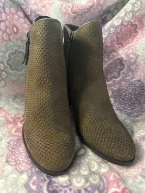 Women's Olive Textured Ankle Booties - Classic Style